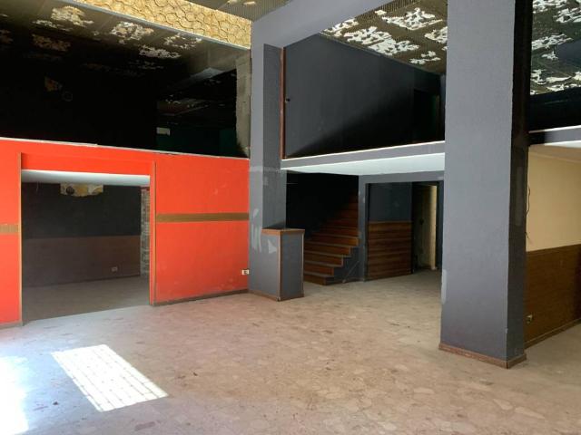 Locale Commerciale in affitto a Calabria, Catanzaro