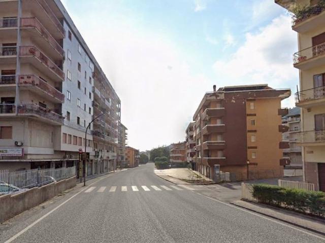 Locale Commerciale in affitto a Calabria, Catanzaro