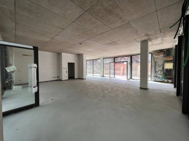 Locale Commerciale in affitto a Burggrafenamt - Burgraviato, Lana