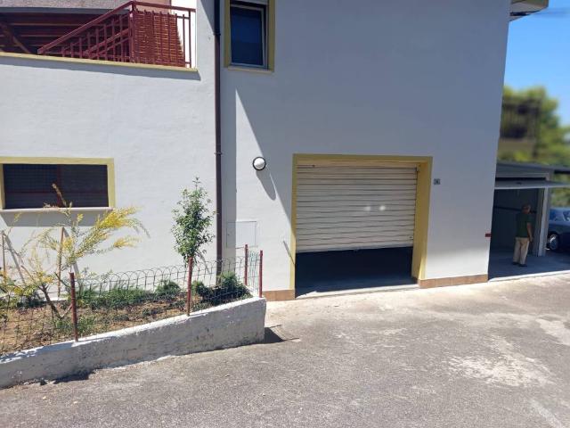 Locale Commerciale in affitto a Lancianovecchia, Lanciano