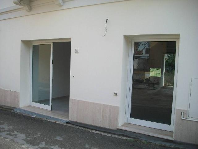 Locale Commerciale in affitto a Santo Spirito, Lanciano