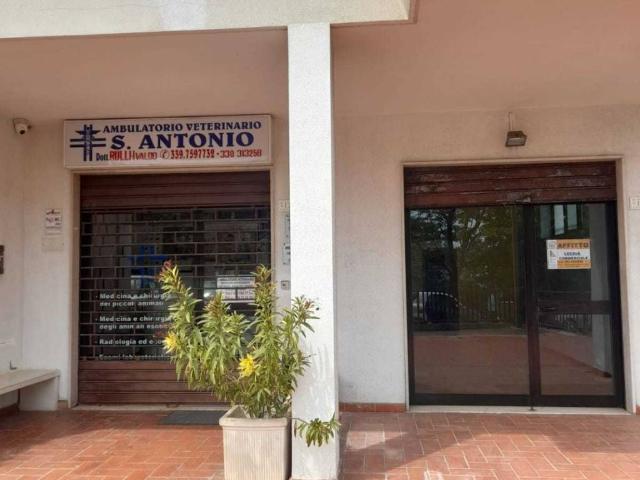 Locale Commerciale in affitto a Sant'Antonio, Lanciano