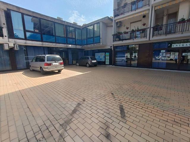 Locale Commerciale in affitto a Santo Spirito, Lanciano