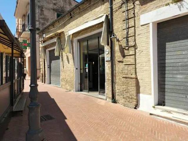 Locale Commerciale in affitto a Civitanova-Sacca, Lanciano