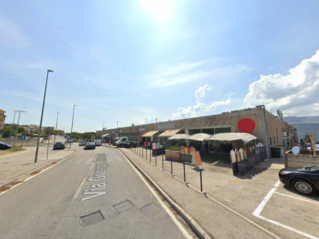 Locale Commerciale in vendita a Torretta, Tornimparte