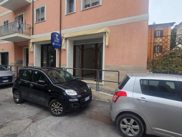 Locale Commerciale in affitto a Torretta, Tornimparte