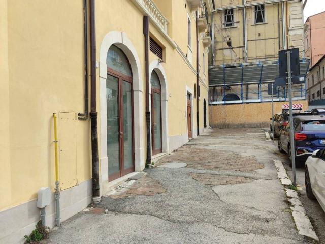 Locale Commerciale in affitto a Torretta, Tornimparte
