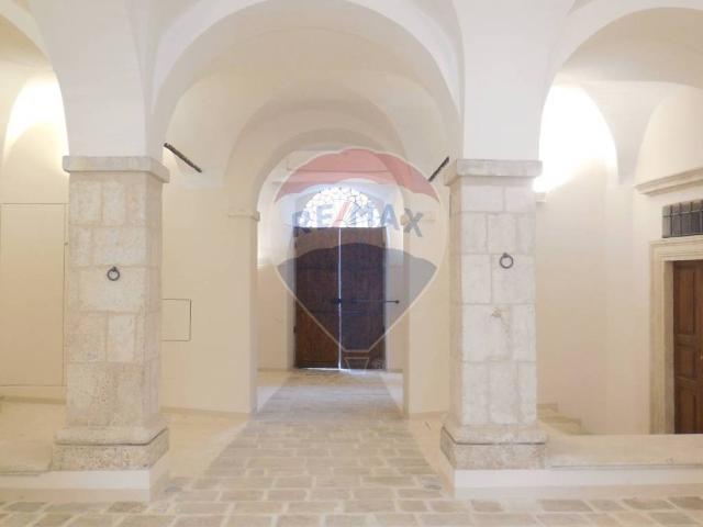 Locale Commerciale in affitto a Torretta, Tornimparte