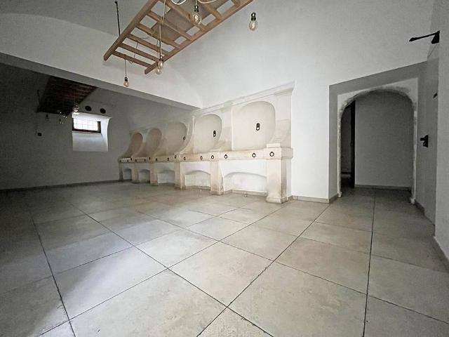 Locale Commerciale in affitto a Torretta, Tornimparte