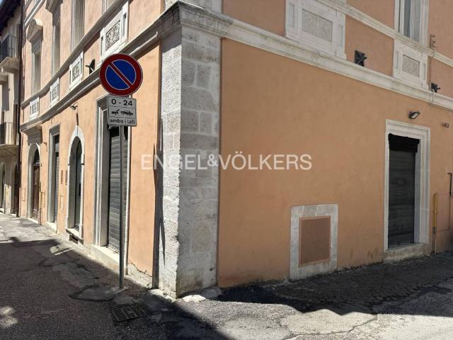 Locale Commerciale in affitto a Torretta, Tornimparte