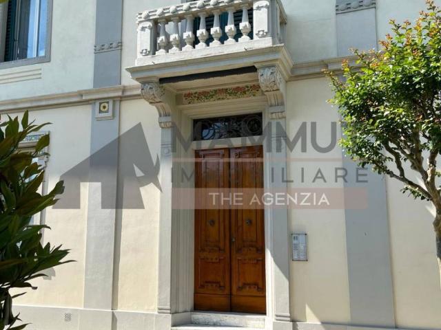 Locale Commerciale in affitto a Calcinaia, Lastra A Signa