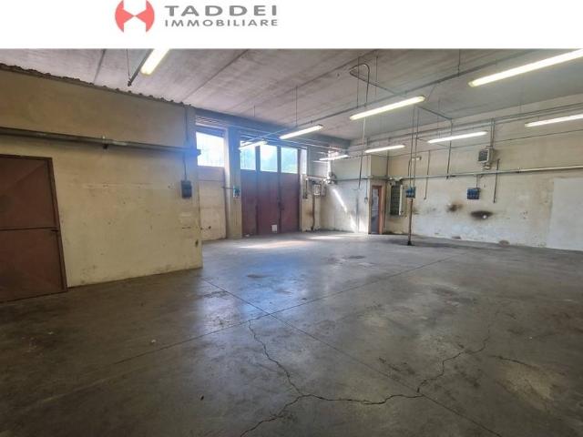 Locale Commerciale in affitto a Stagno, Lastra A Signa