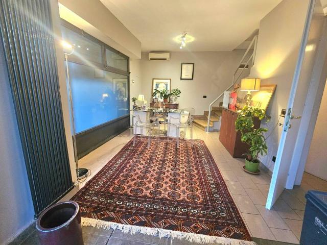 Locale Commerciale in affitto a Calcinaia, Lastra A Signa