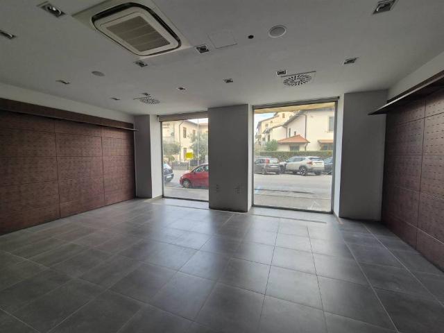 Locale Commerciale in affitto a Calcinaia, Lastra A Signa