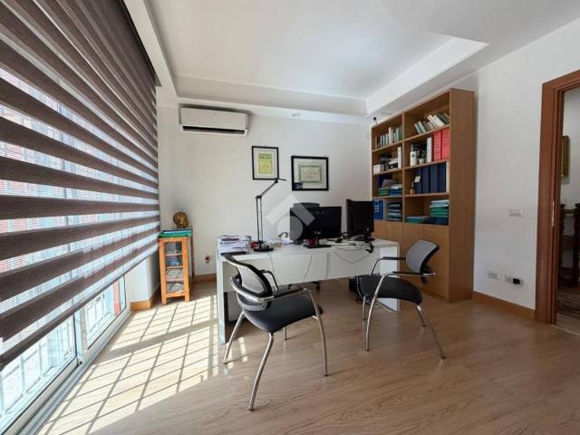 Locale Commerciale in affitto a Frezzotti, Latina