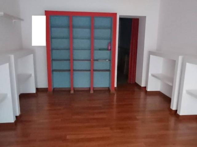 Locale Commerciale in affitto a Villaggio Trieste, Latina