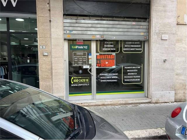 Locale Commerciale in affitto a Latina, Lazio