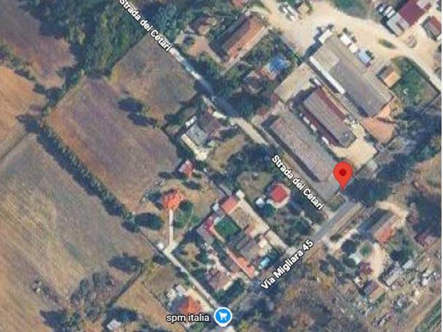 Locale Commerciale in affitto a Latina, Lazio
