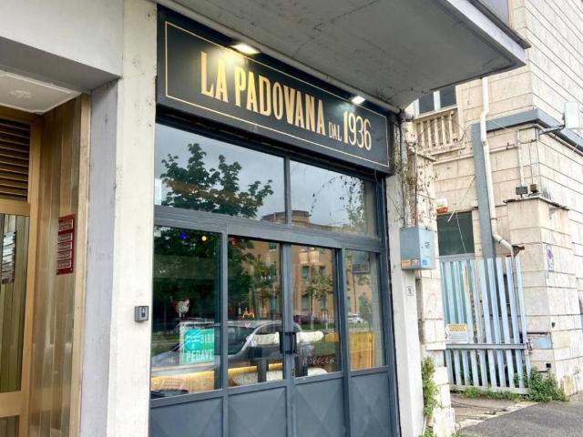 Locale Commerciale in affitto a Nicolosi, Latina