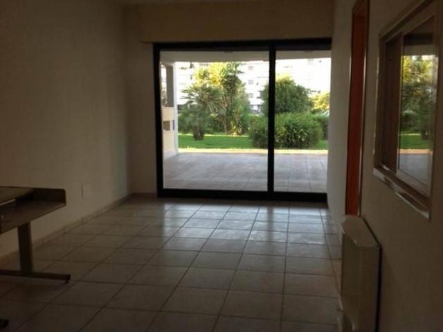 Locale Commerciale in affitto a Latina, Lazio