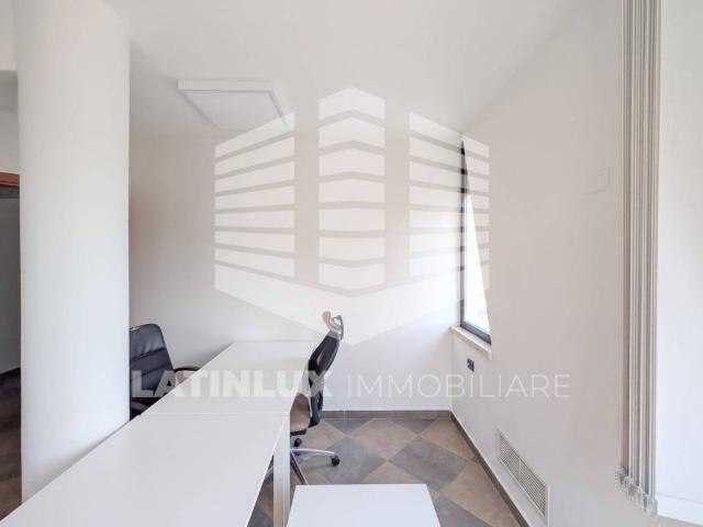 Locale Commerciale in affitto a Quartiere Italia, Latina