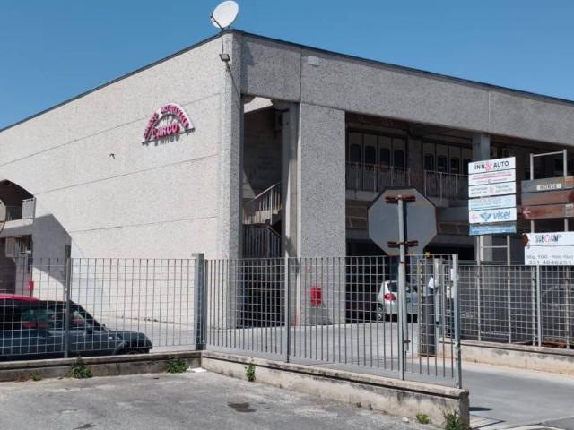 Locale Commerciale in affitto a Borgo Piave, Latina