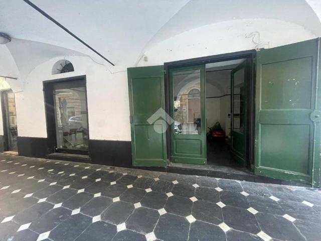 Locale Commerciale in affitto a Lavagna, Liguria