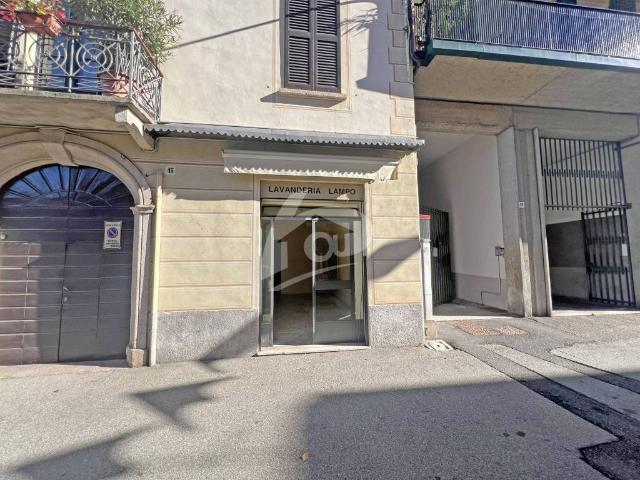 Locale Commerciale in affitto a Comunità Montana Valli del Verbano, Laveno Mombello