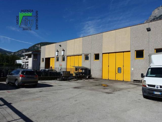 Locale Commerciale in affitto a Comunità Rotaliana-Königsberg, Lavis