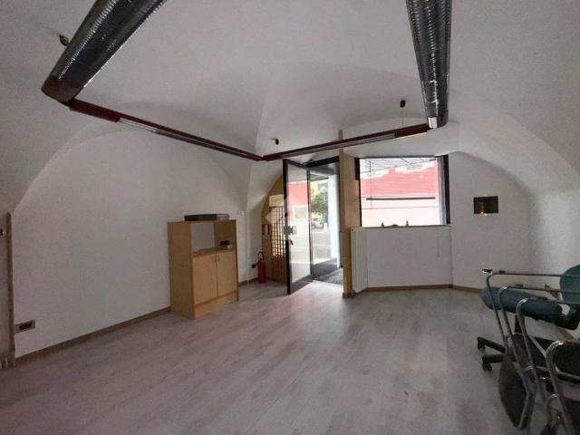 Locale Commerciale in affitto a Comunità Rotaliana-Königsberg, Lavis