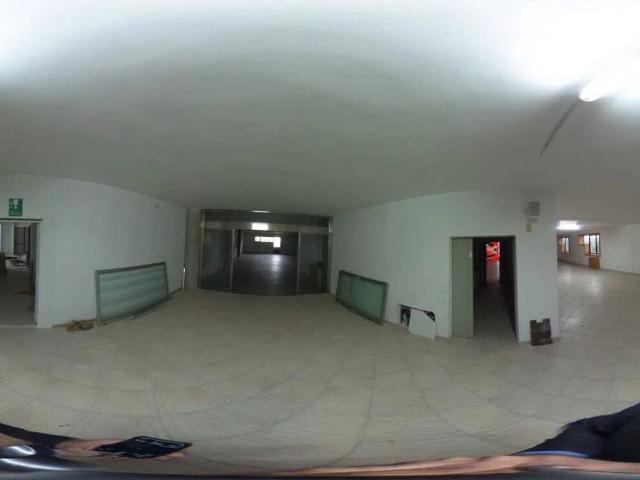 Locale Commerciale in affitto a Puglia, Lecce
