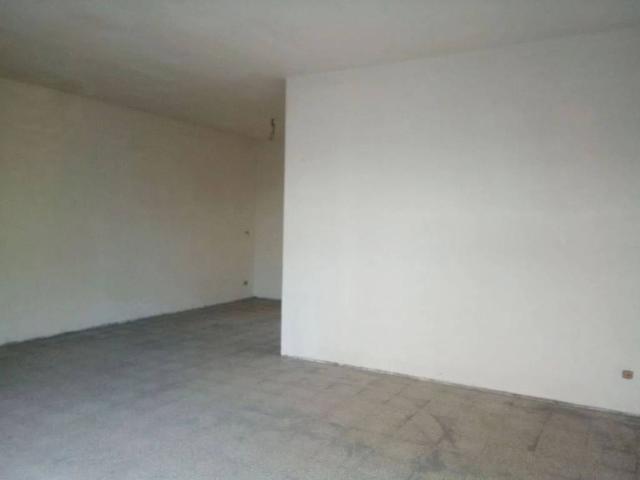 Locale Commerciale in affitto a Puglia, Lecce