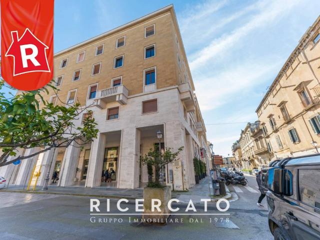 Locale Commerciale in affitto a Puglia, Lecce