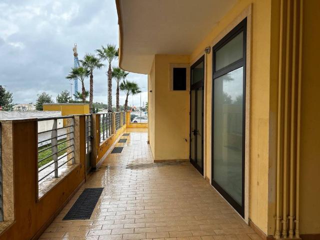 Locale Commerciale in affitto a Puglia, Lecce