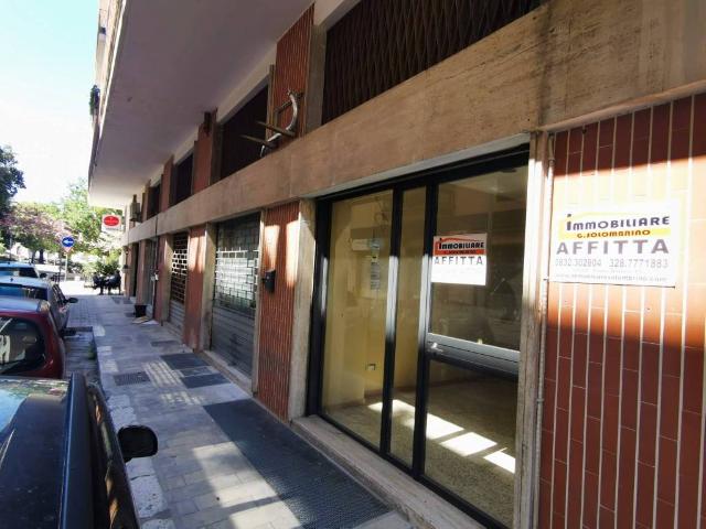 Locale Commerciale in affitto a Puglia, Lecce