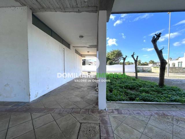 Locale Commerciale in affitto a San Cataldo, Puglia