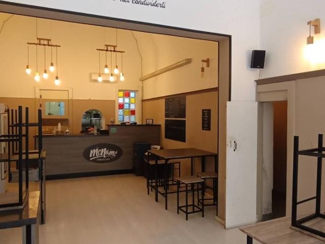 Locale Commerciale in affitto a Puglia, Lecce