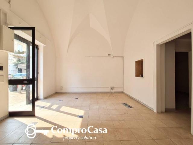 Locale Commerciale in affitto a Puglia, Lecce