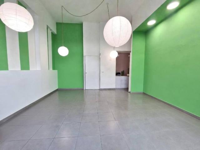 Locale Commerciale in affitto a Puglia, Lecce