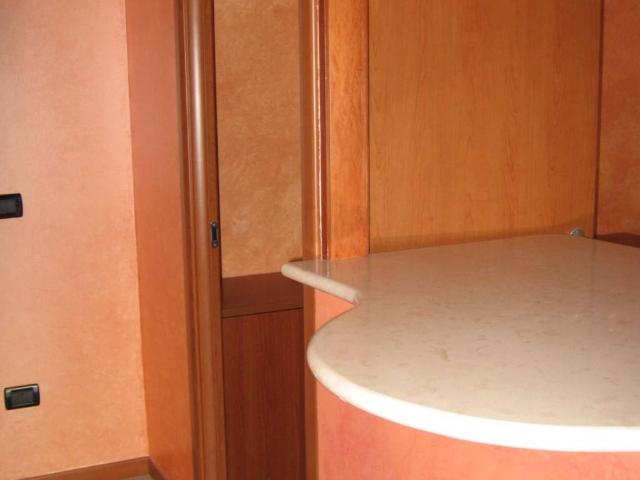 Locale Commerciale in affitto a Puglia, Lecce