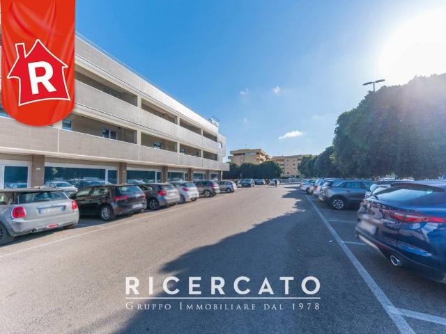 Locale Commerciale in affitto a Puglia, Lecce