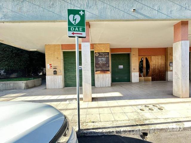Locale Commerciale in affitto a Puglia, Lecce