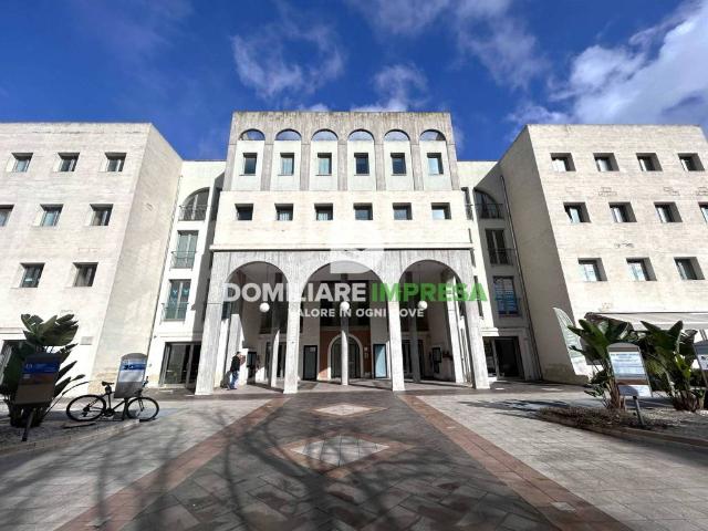 Locale Commerciale in affitto a Puglia, Lecce