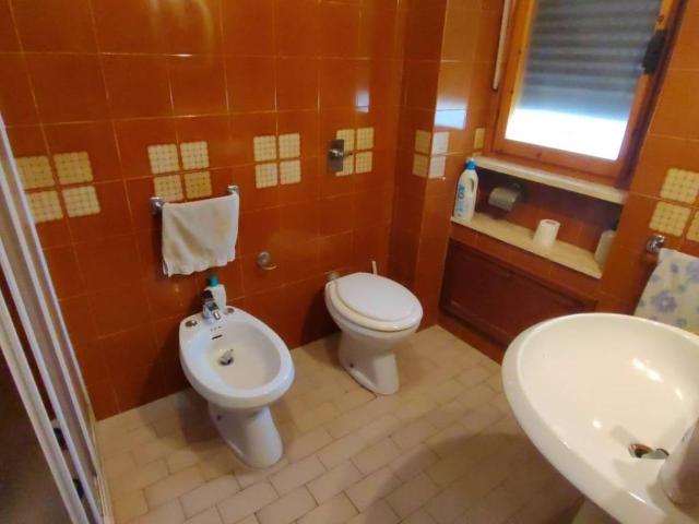 Locale Commerciale in affitto a Puglia, Lecce