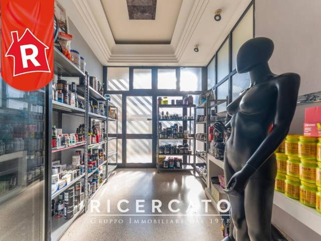 Locale Commerciale in affitto a Puglia, Lecce