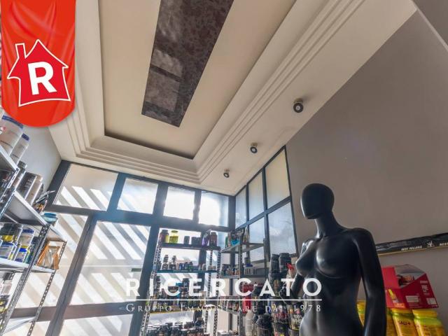 Locale Commerciale in affitto a Puglia, Lecce