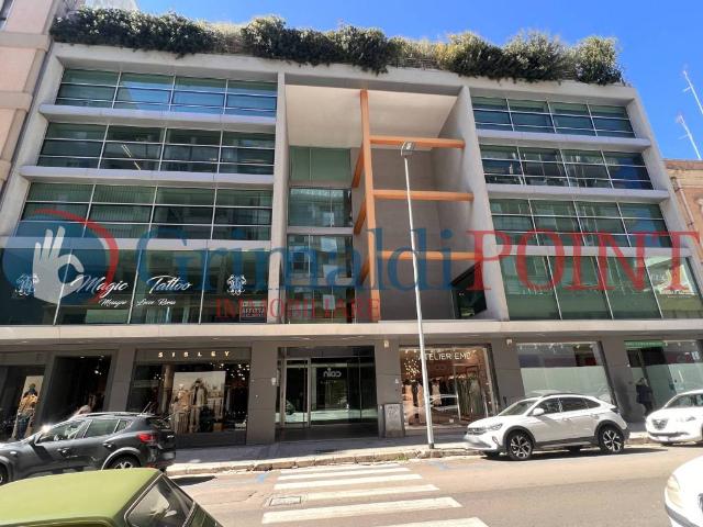 Locale Commerciale in affitto a Puglia, Lecce