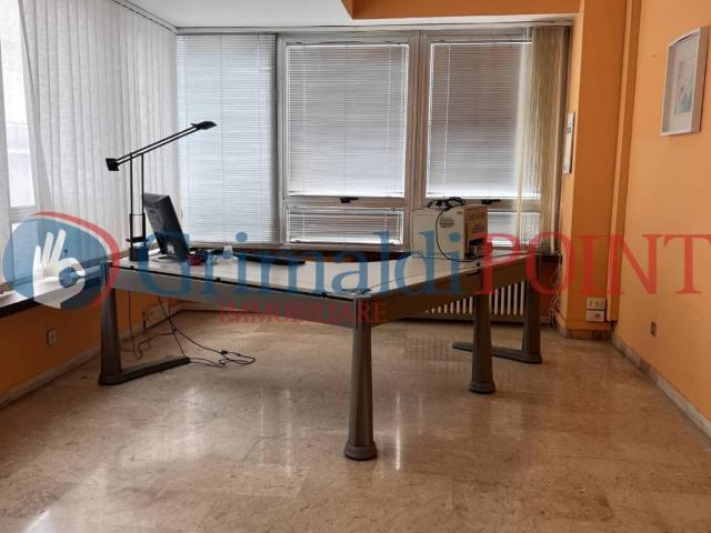 Locale Commerciale in affitto a Puglia, Lecce