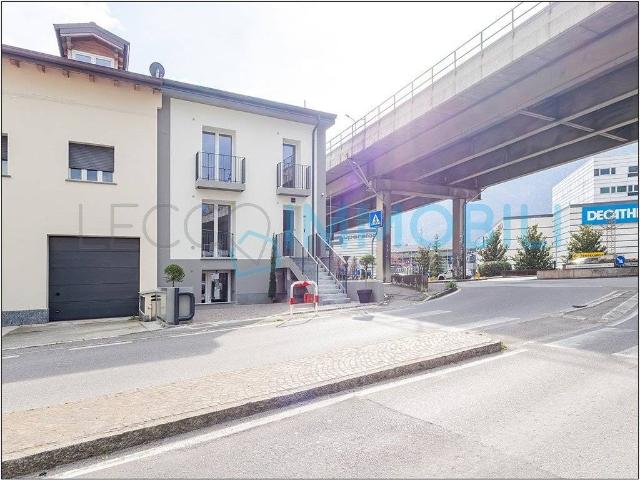 Locale Commerciale in affitto a Pescarenico, Lecco