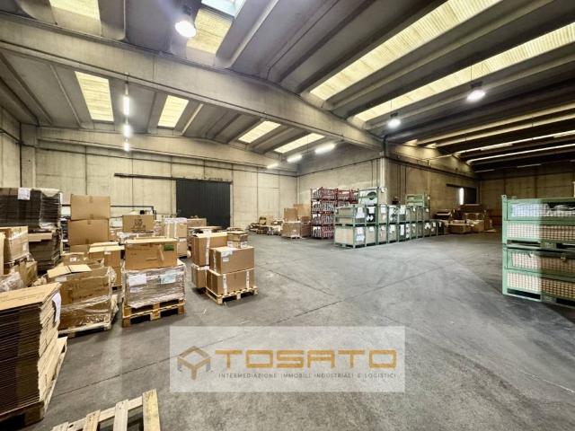 Locale Commerciale in affitto a Legnago, Veneto